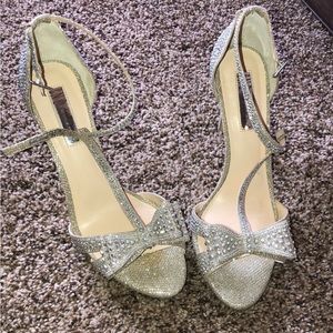 high heels by Inc macys (Reesie 2) Bow, t strap sandals super adorbale  size 8.5